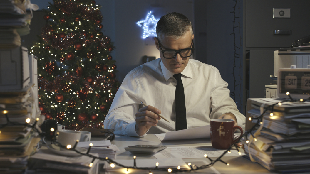 Financial Advisor waiting until Holidays to start marketing plan - snappy kraken