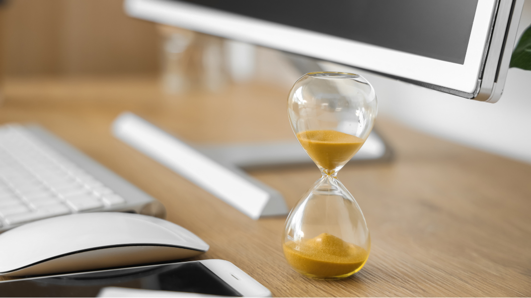 When Should Financial Advisors Market? How Timing Shapes Prospect Demand